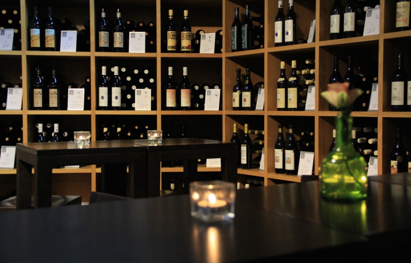 magasin-LA ROQUE ESCLAPON-min_wine_vinorama_wine_bottle_cellar_red_wine_wines_storage_wine_rack-1077047